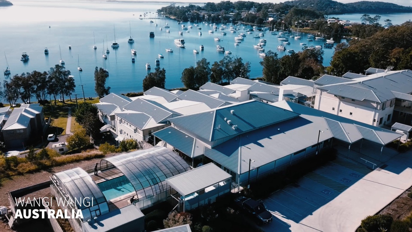 Zastřešení bazénu na okouzlujícím místě ve Wangi Wangi v Austrálii